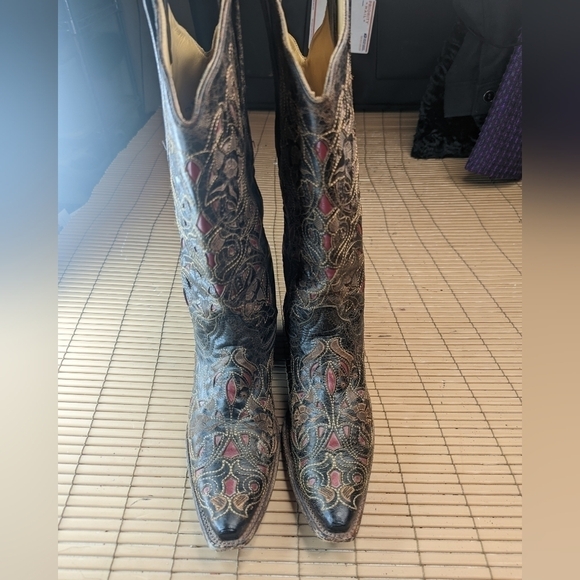 Ladies Corral Boots A1951 Black~Cognac~Red Goat leather Laser cut-outs, Snip Toe - Picture 2 of 12